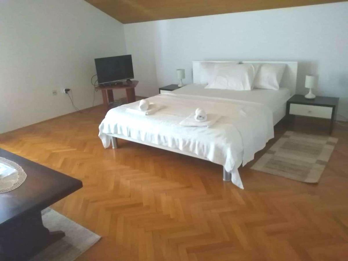 Apartmani Ruzmarin - Seget Donji, Trogir Ngoại thất bức ảnh